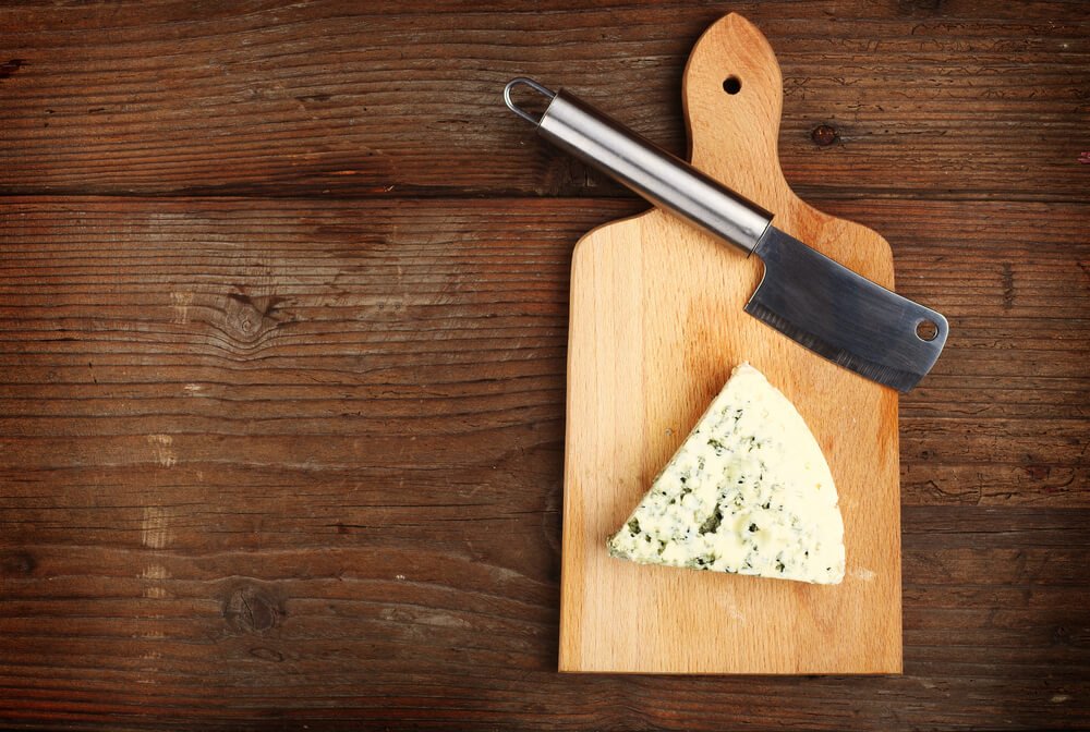 cheddar-cheese-knife