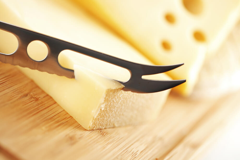 factors-to-consider-looking-for-chees-knife
