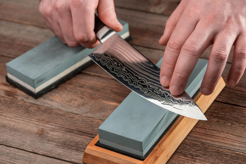 how-to-sharpen-a-cheese -knife